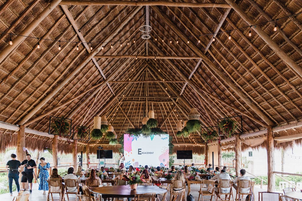 Summit Destination Weddings Specialist 2022